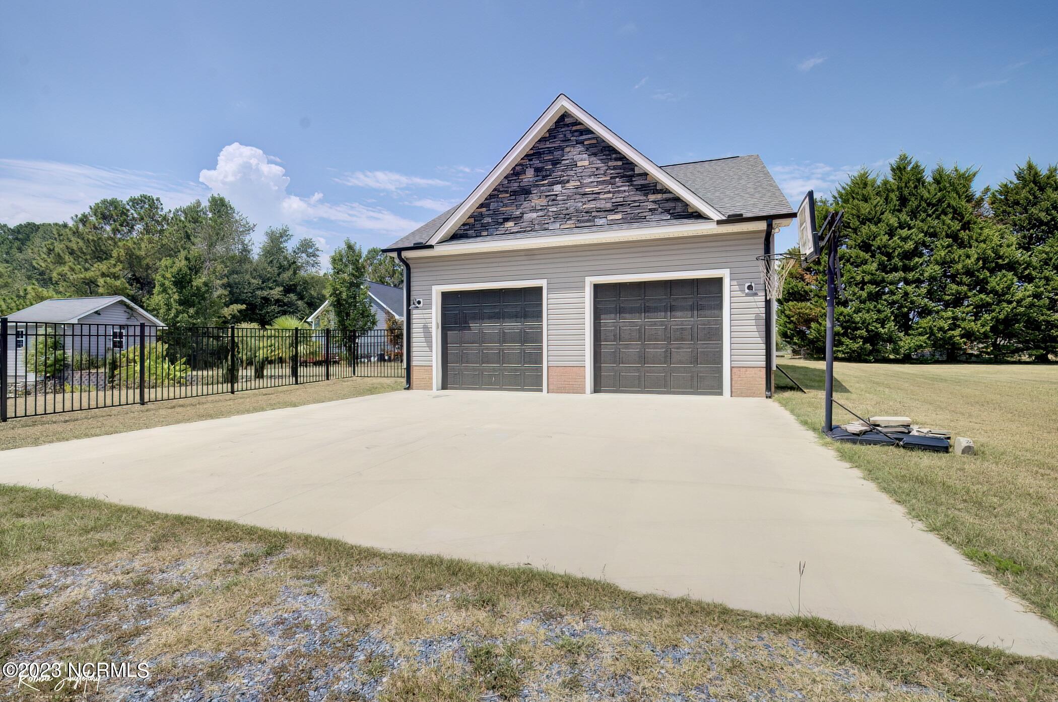 116 Pineview Court Rockingham, NC 28379 - Photo 62 of 70 DSC07977_8_9-DeNoiseAI-low-light