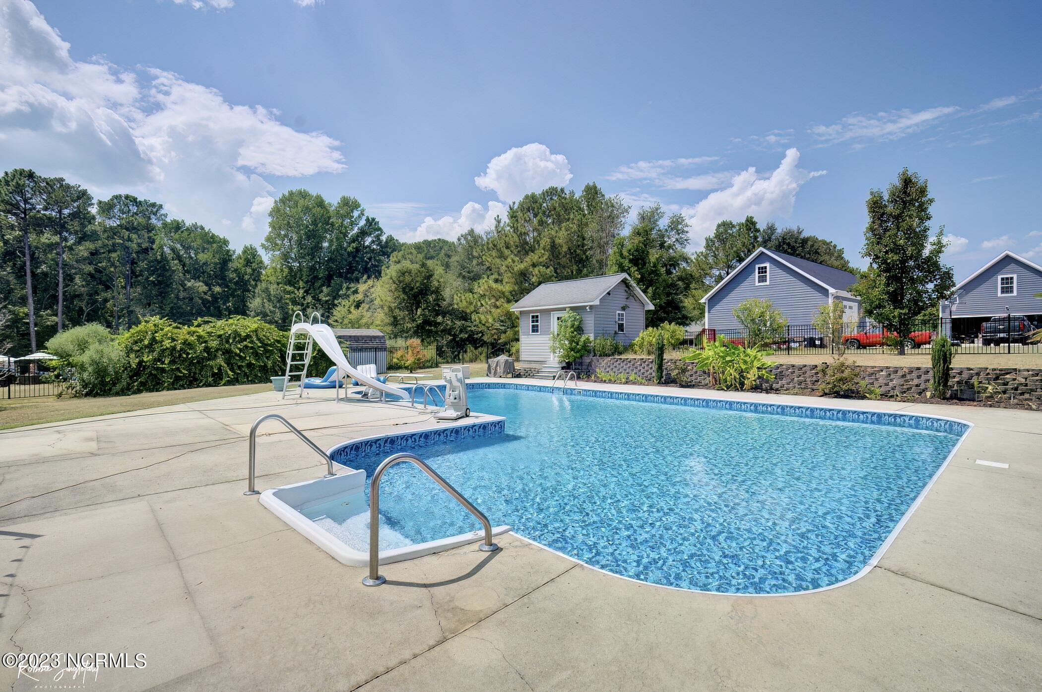 116 Pineview Court Rockingham, NC 28379 - Photo 68 of 70 DSC07995_6_7-DeNoiseAI-low-light