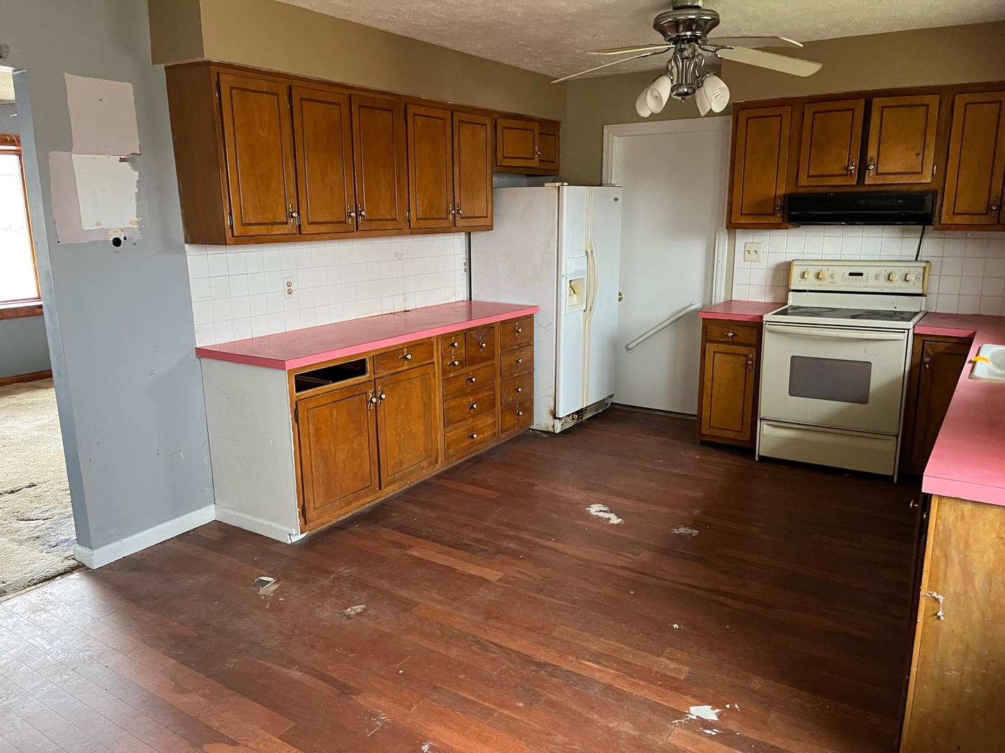 709 Kathleen Drive Normal, IL 61761 - Photo 15 of 32 a kitchen with stainless steel appliances granite countertop a stove a refrigerator and a microwave