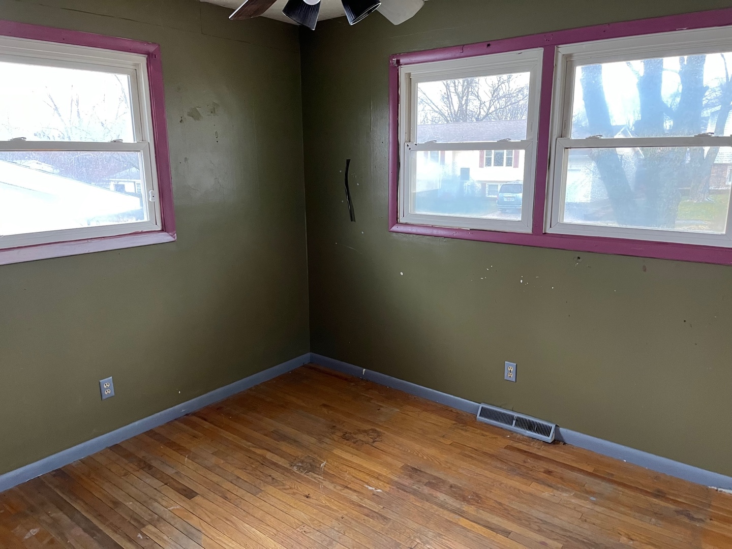 709 Kathleen Drive Normal, IL 61761 - Photo 20 of 32 an empty room with a window