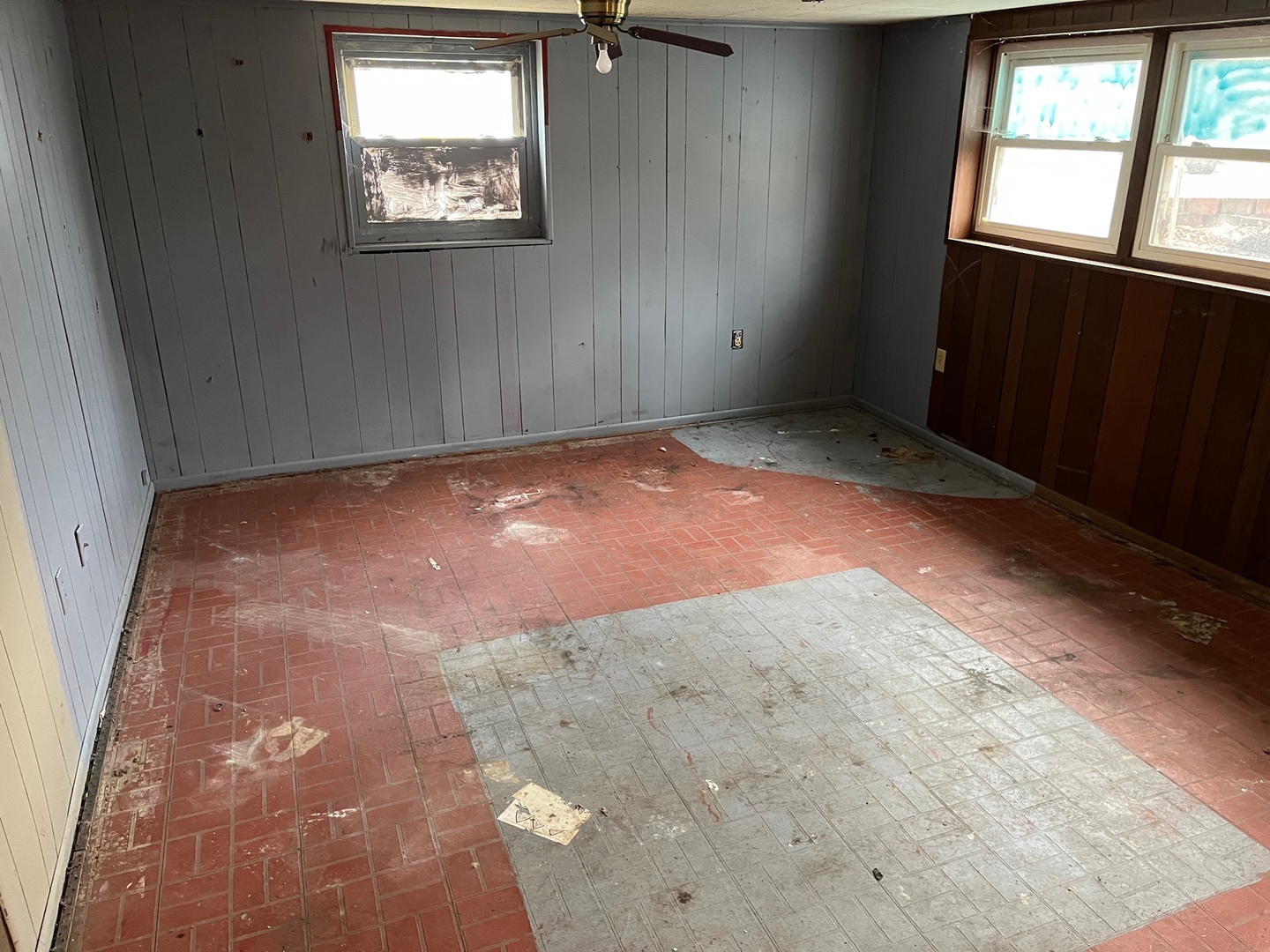 709 Kathleen Drive Normal, IL 61761 - Photo 24 of 32 an empty room with windows