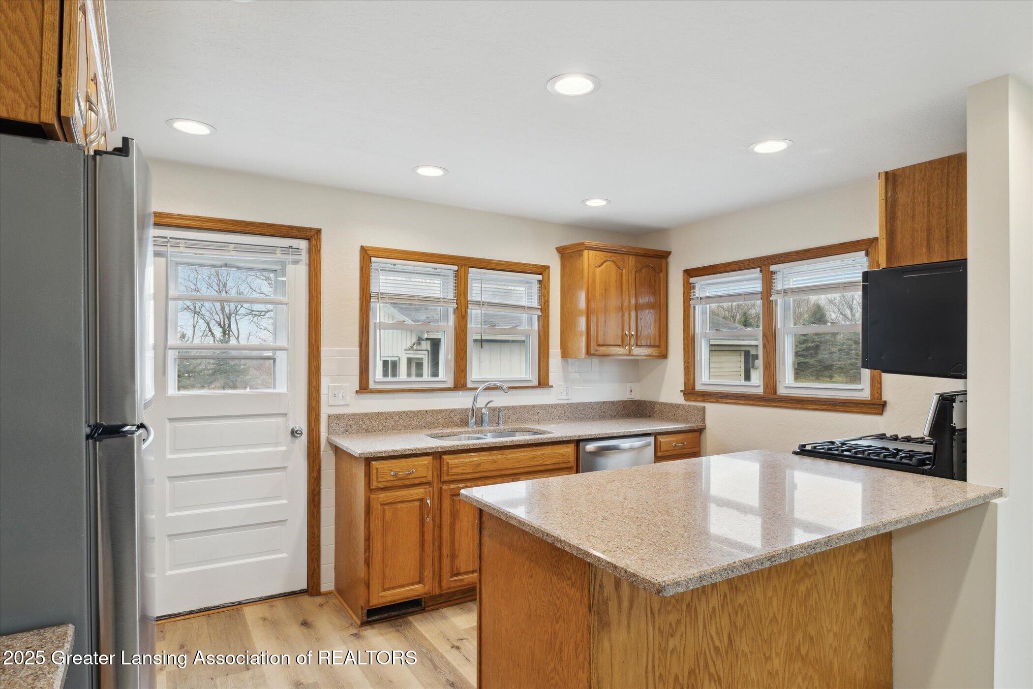 1055 Maynard Road Portland, MI 48875 - Photo 7 of 35 11-1055-Maynard-Rd-Portland-MI-48875-Win