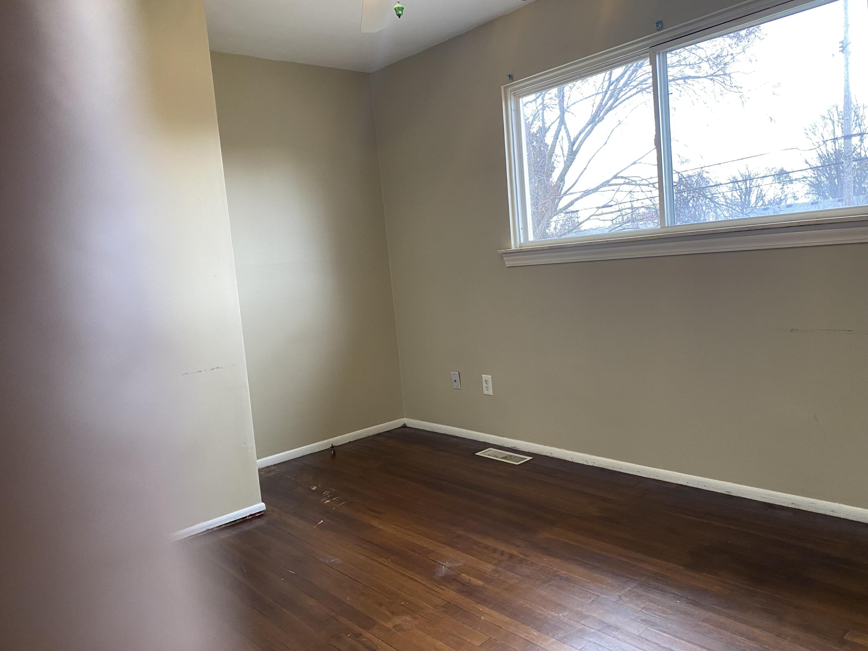8129 Clippert Street Taylor, MI 48180 - Photo 15 of 23 IMG_1674