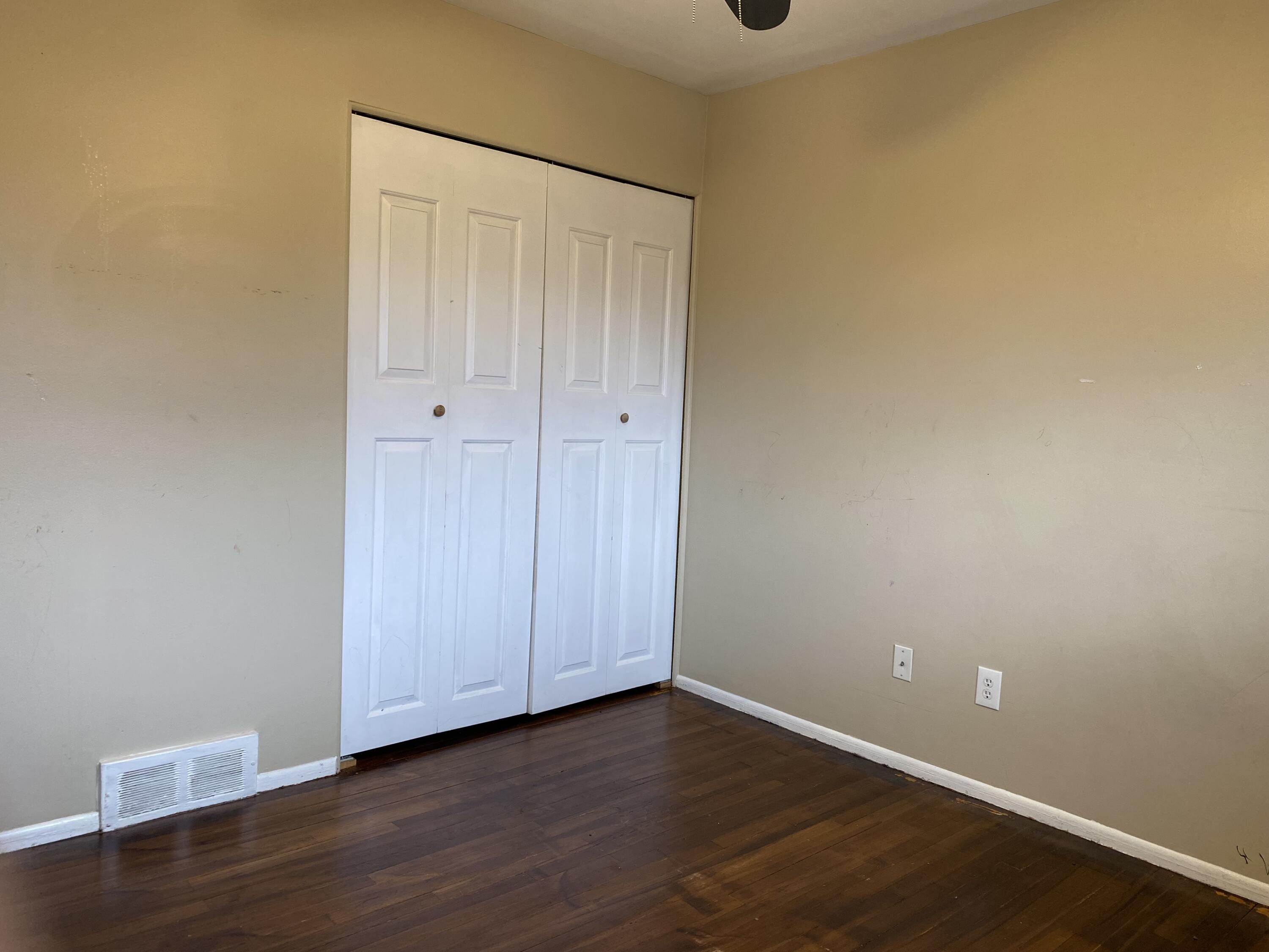 8129 Clippert Street Taylor, MI 48180 - Photo 18 of 23 IMG_1678