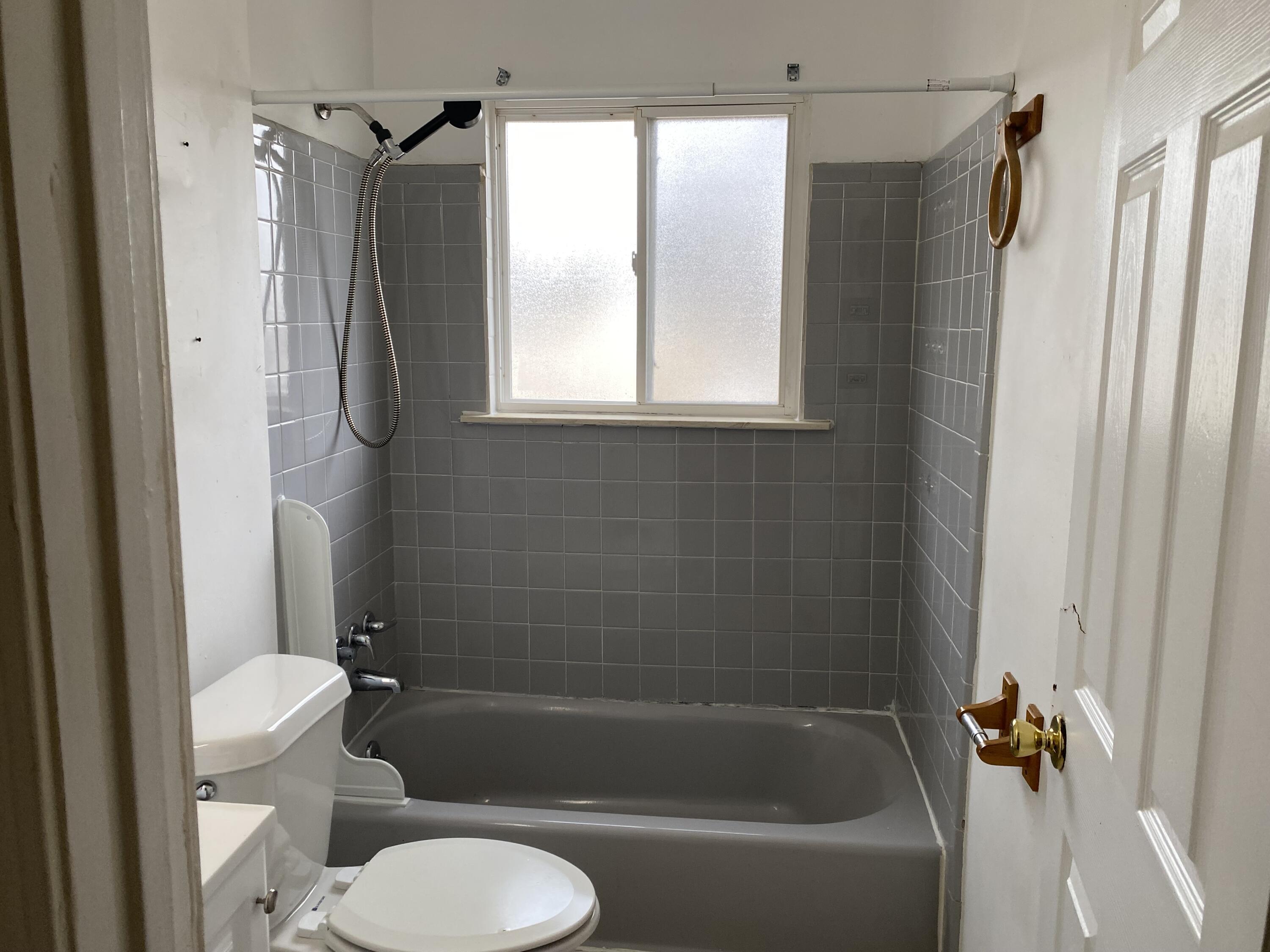 8129 Clippert Street Taylor, MI 48180 - Photo 20 of 23 IMG_1681