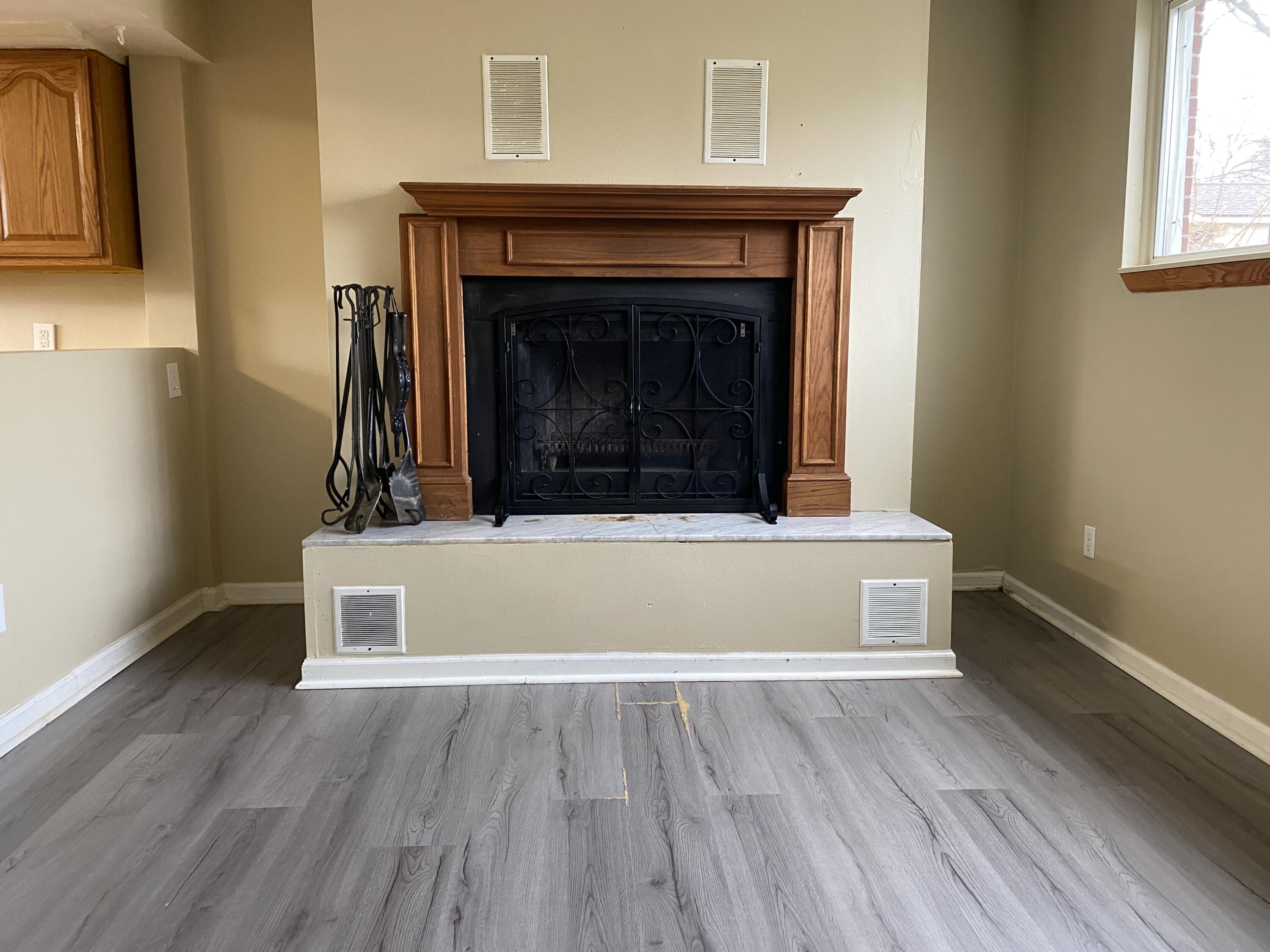 8129 Clippert Street Taylor, MI 48180 - Photo 6 of 23 IMG_1687