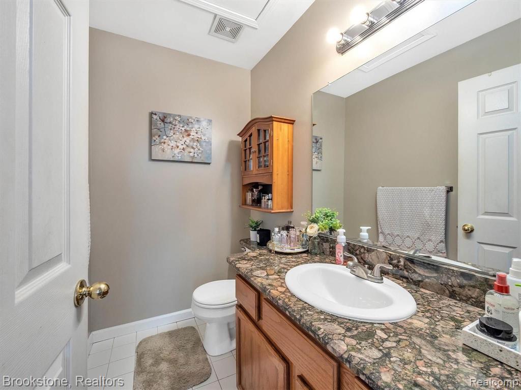 28159 Raleigh Crescent Drive, Unit 93 Chesterfield, MI 48051 - Photo 8 of 15