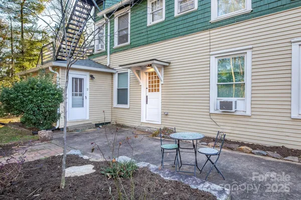 $999,000 | 15 Grindstaff Drive, Asheville, NC 28803