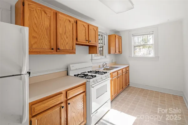 $999,000 | 15 Grindstaff Drive, Asheville, NC 28803