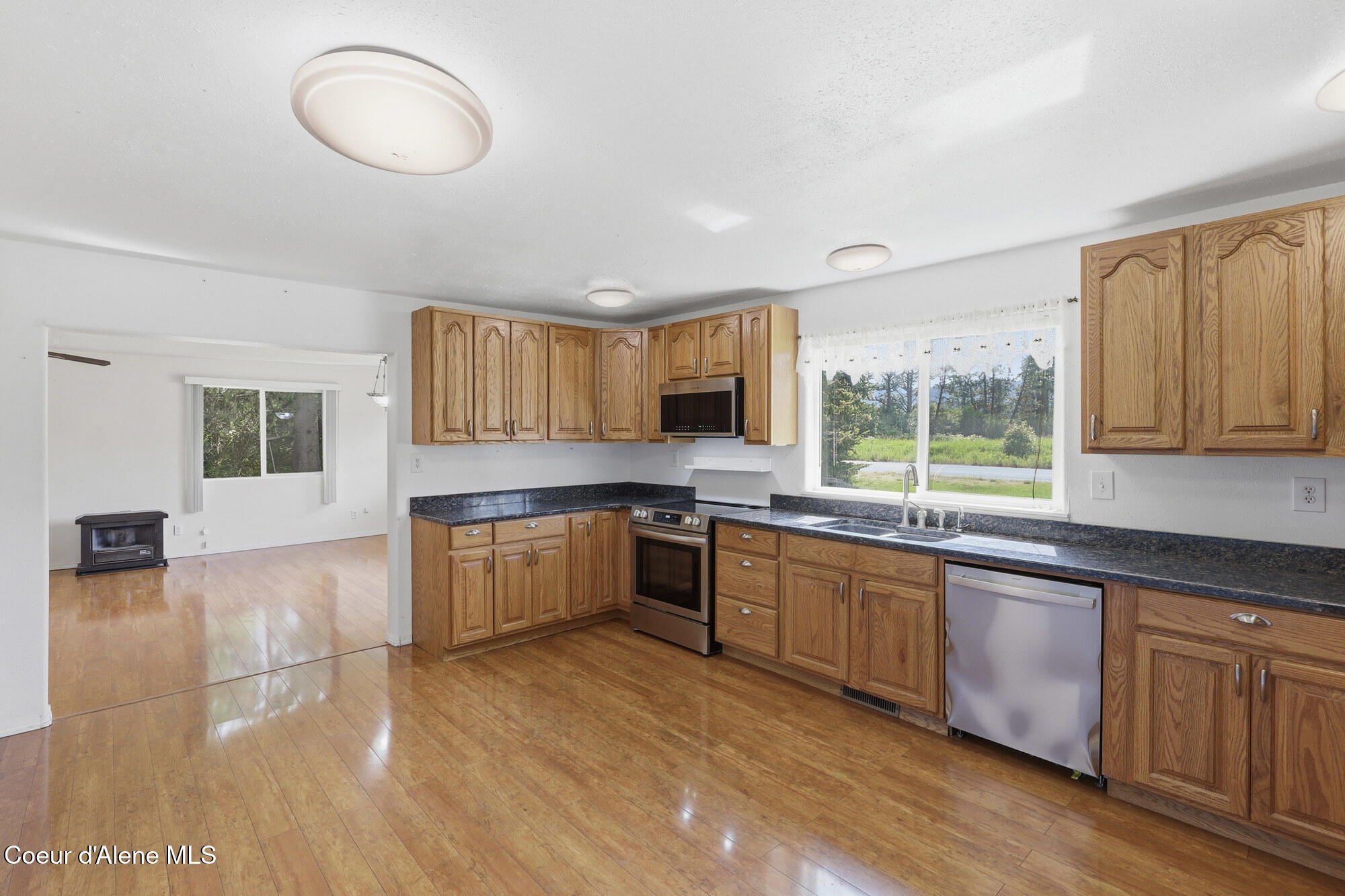 154 15th Street Plummer, ID 83851 - Photo 11 of 47 Kitchen