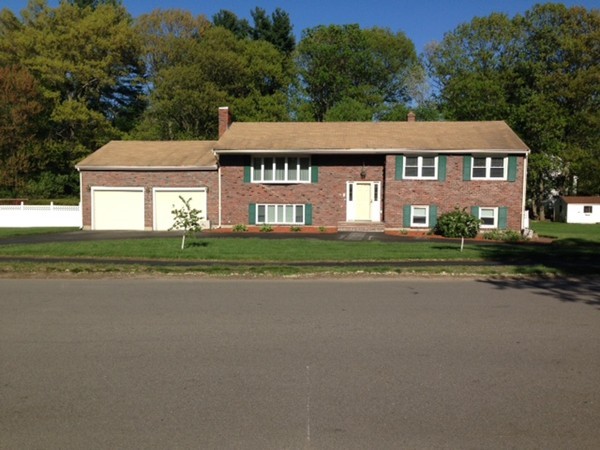 18 Beaver Road Reading, MA 01867 - Photo 1 of 20 Gallery Image 1