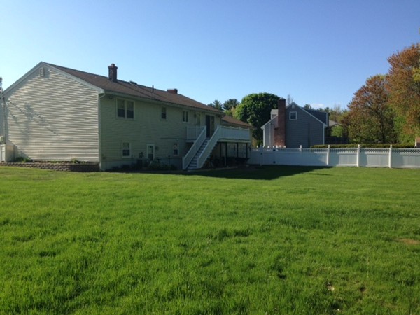 18 Beaver Road Reading, MA 01867 - Photo 6 of 20 Gallery Image 6