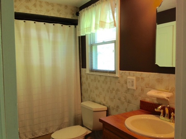 18 Beaver Road Reading, MA 01867 - Photo 9 of 20 Gallery Image 9