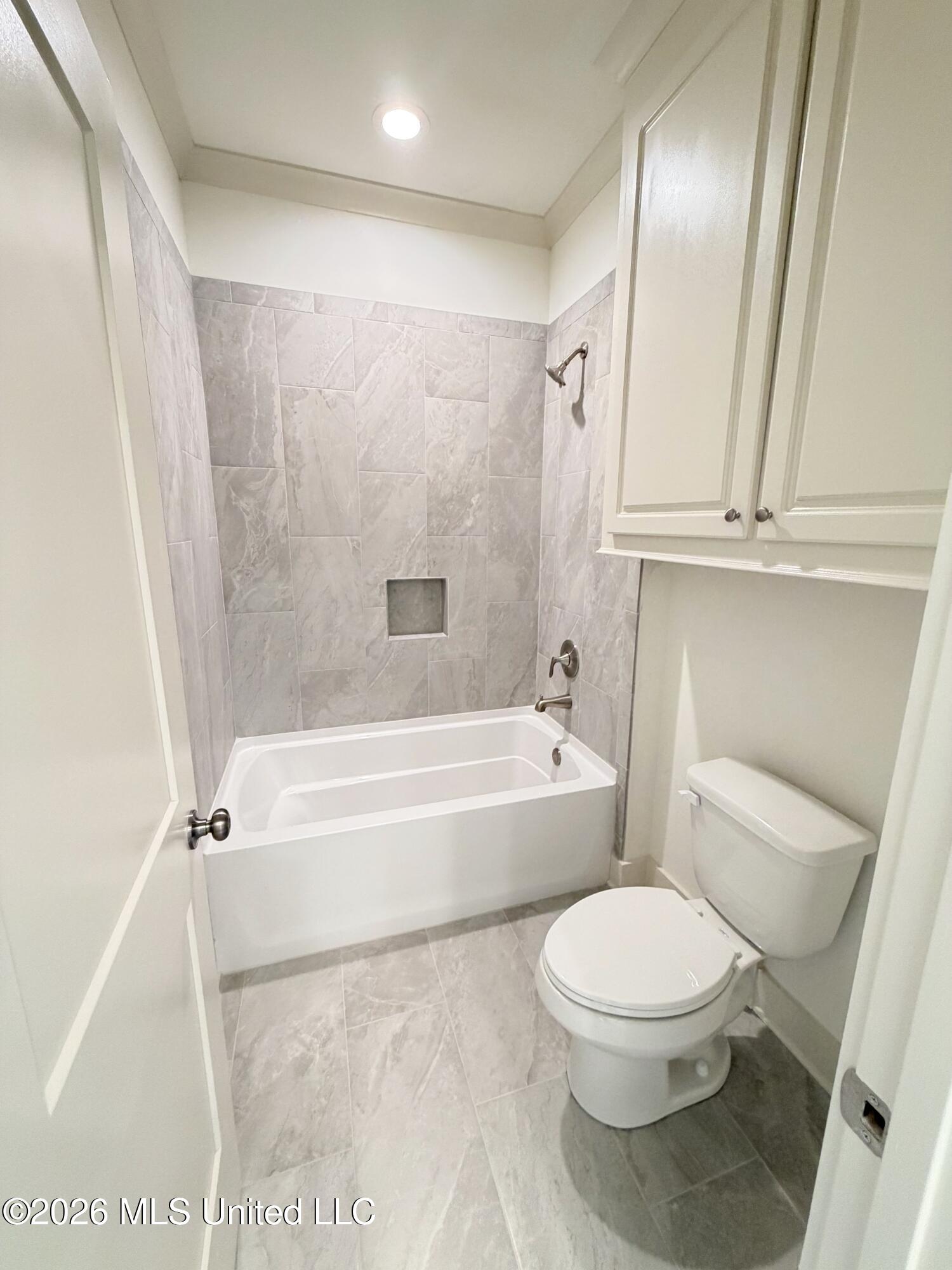 384 Wellstone Place Madison, MS 39110 - Photo 31 of 35 Library - 17 of 36