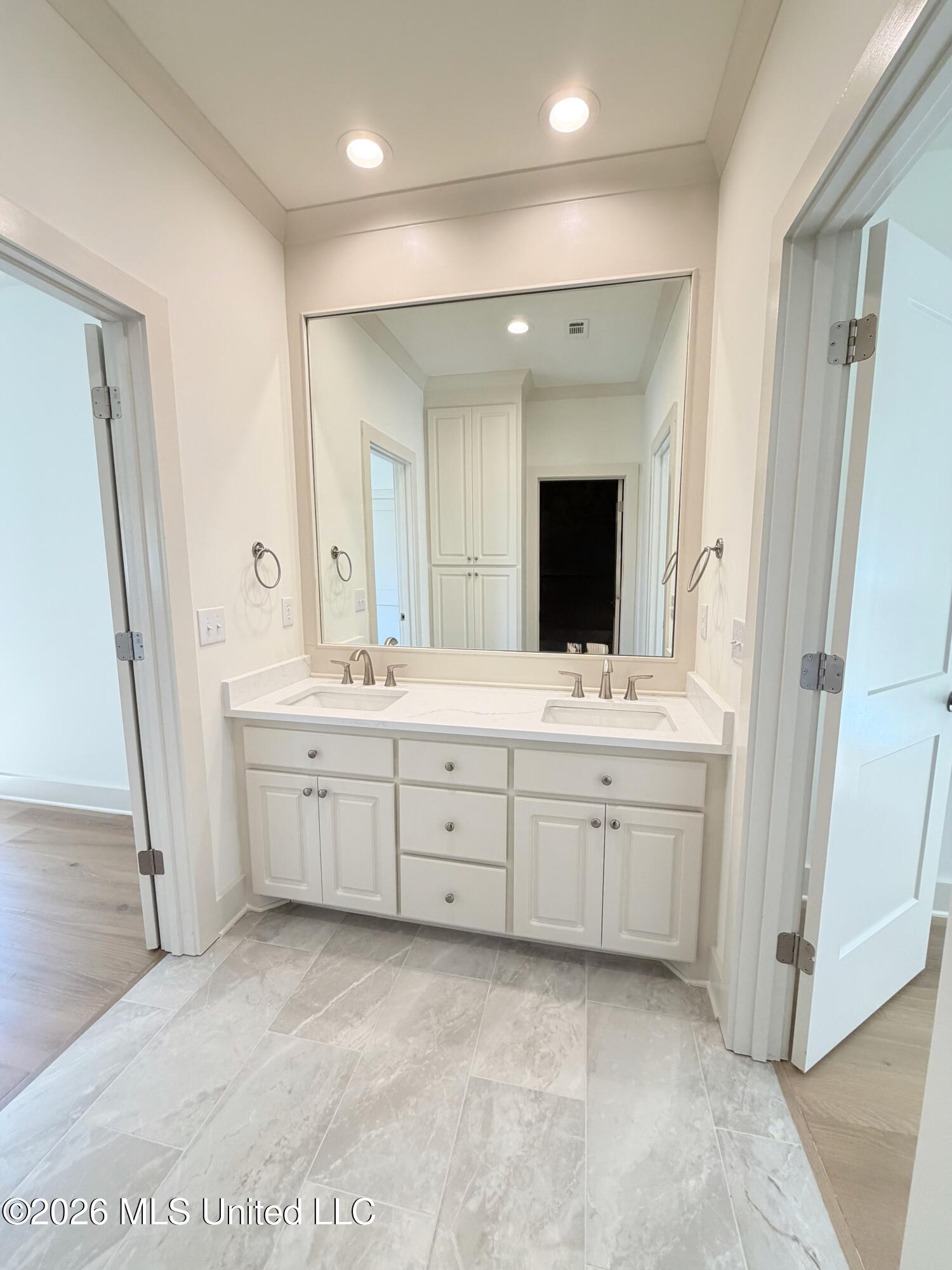 384 Wellstone Place Madison, MS 39110 - Photo 32 of 35 Library - 16 of 36