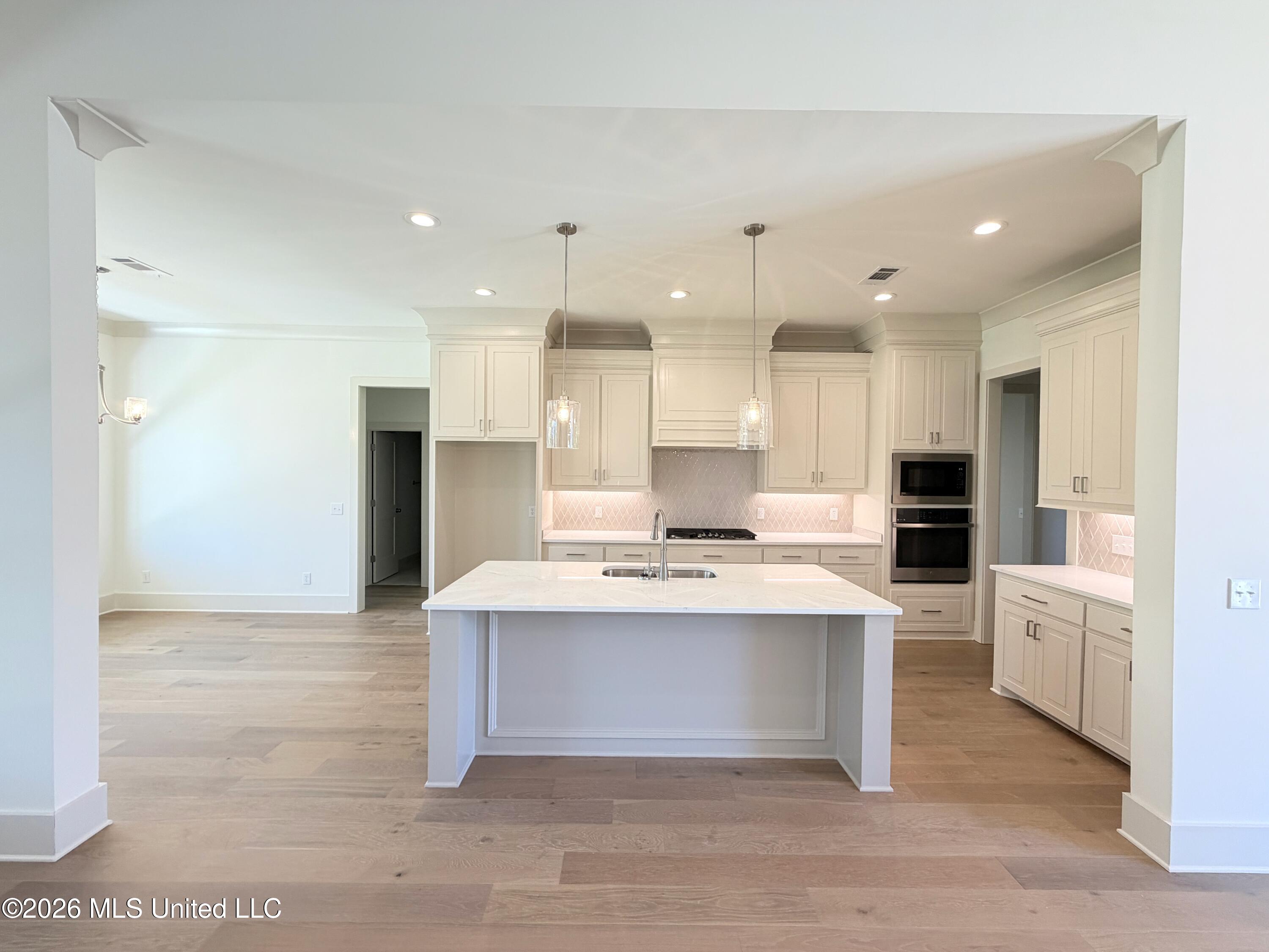 384 Wellstone Place Madison, MS 39110 - Photo 9 of 35 Library - 6 of 36