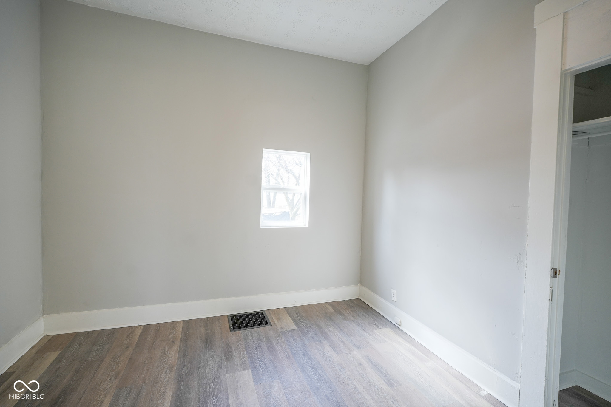 415 East 15th Street Anderson, IN 46016 - Photo 13 of 16