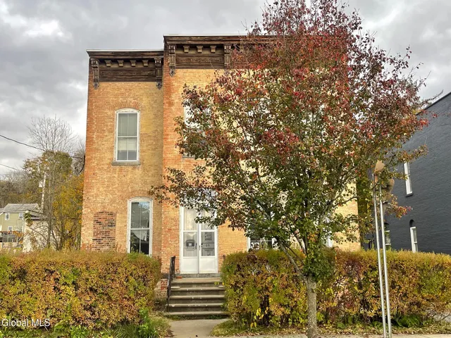 $174,900 | 69 South Main Street, Castleton-on-Hudson, NY 12033