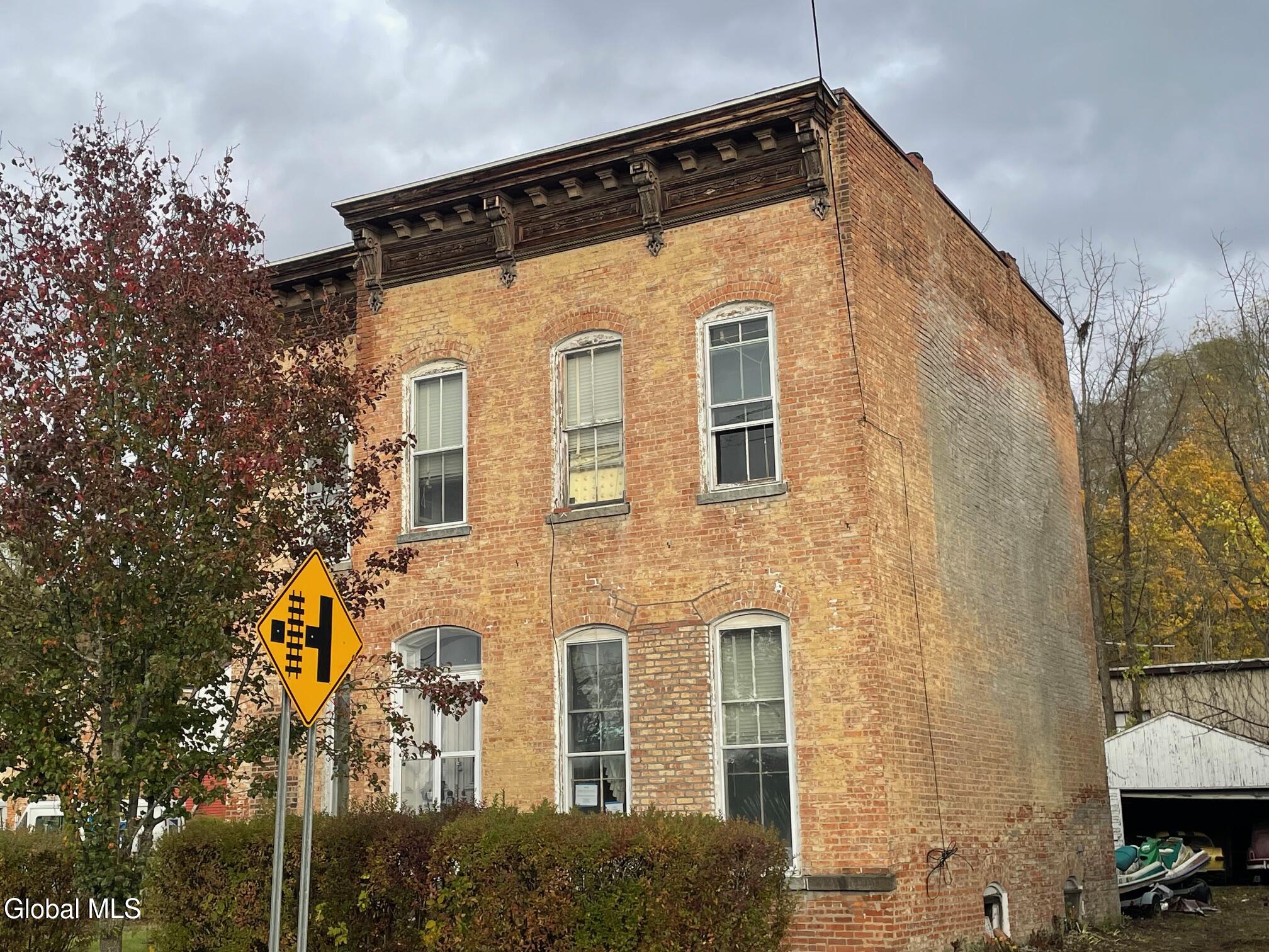 69 South Main Street Castleton-on-Hudson, NY 12033 - Photo 3 of 36 image1