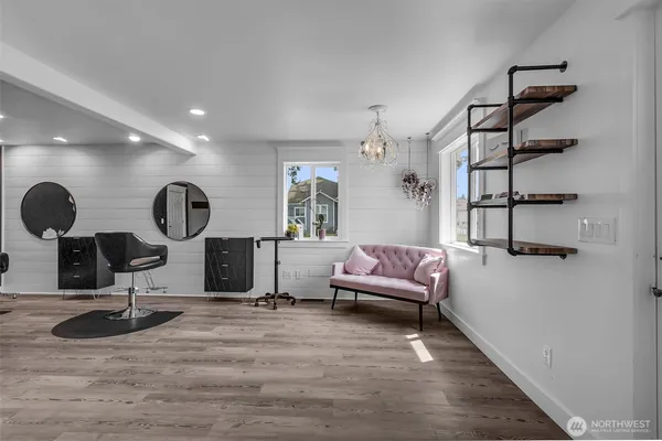 $250,000 | 108 Centre Street South, Rainier, WA 98576