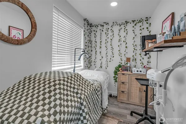 $250,000 | 108 Centre Street South, Rainier, WA 98576