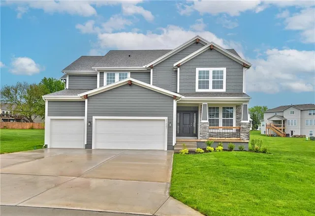 $649,950 | 6118 Lewis Drive, Shawnee, KS 66226