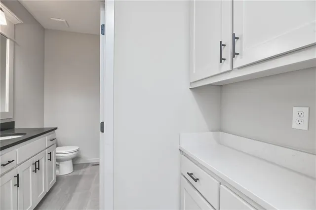 $649,950 | 6118 Lewis Drive, Shawnee, KS 66226