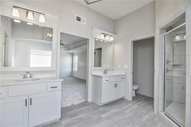 $649,950 | 6118 Lewis Drive, Shawnee, KS 66226