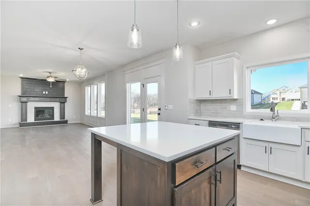 $649,950 | 6118 Lewis Drive, Shawnee, KS 66226