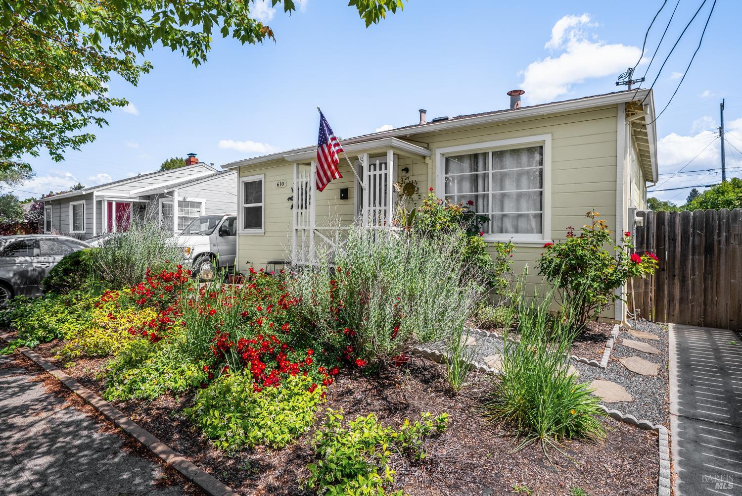 610 Stewart Street Santa Rosa, CA 95404 - Photo 2 of 38