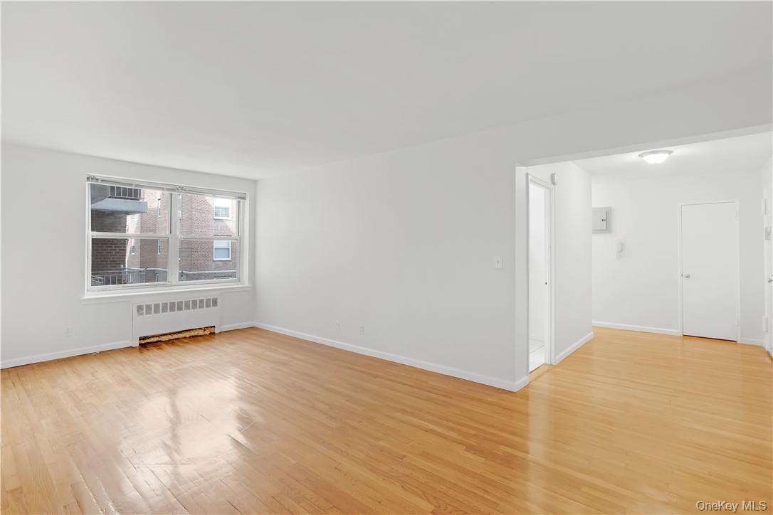 730 Pelham Road, Unit 3D New Rochelle, NY 10805 - Photo 4 of 21 Gallery Image 4