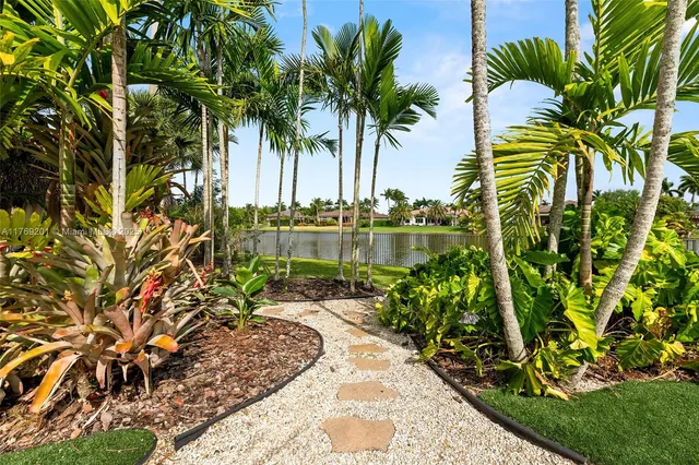 $2,299,900 | 15045 Southwest 37th Street, Davie, FL 33331