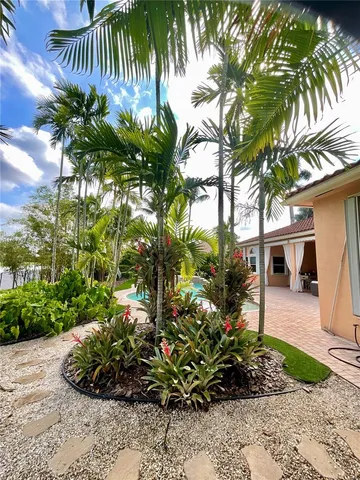 $2,299,900 | 15045 Southwest 37th Street, Davie, FL 33331
