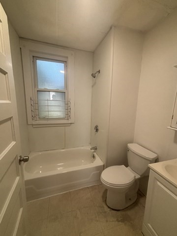 15 Fortesque Terrace, Unit 4 Lynn, MA 01902 - Photo 4 of 13