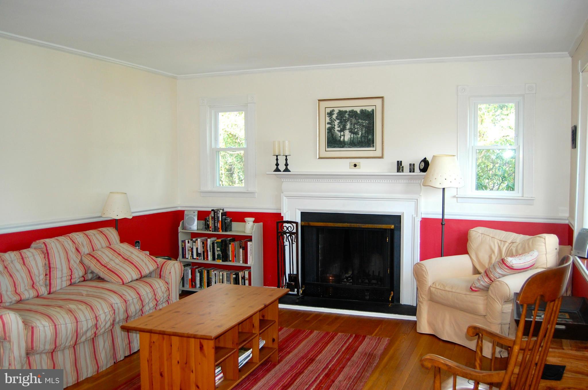 6510 Old Orchard Road Baltimore, MD 21239 - Photo 2 of 29 Living Room