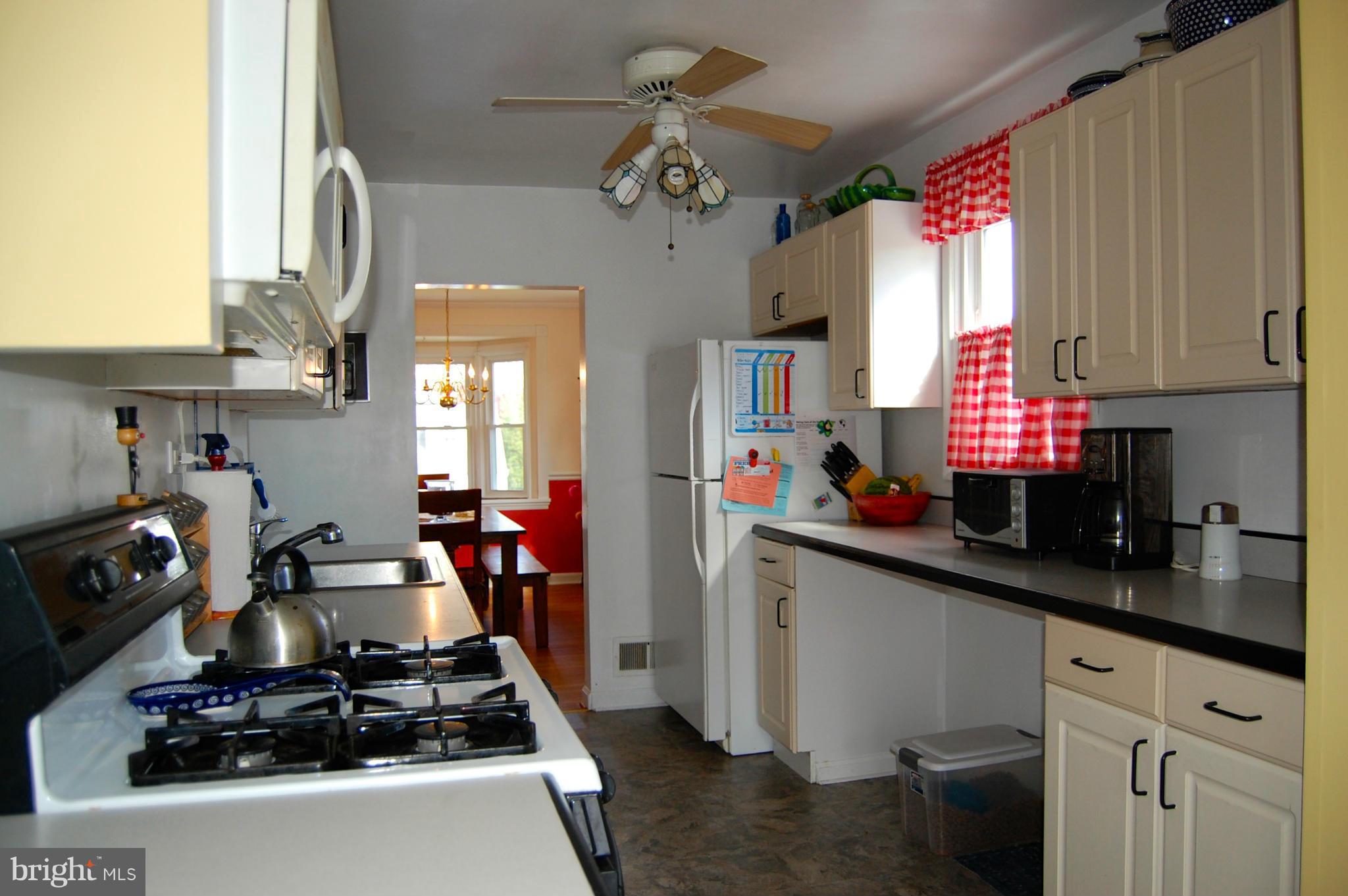6510 Old Orchard Road Baltimore, MD 21239 - Photo 11 of 29 Kitchen