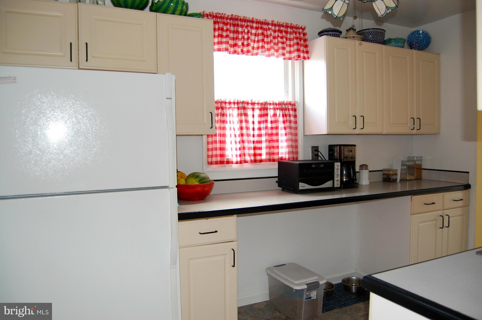 6510 Old Orchard Road Baltimore, MD 21239 - Photo 13 of 29 Kitchen