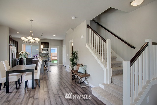 852 Southwest 96th Place Seattle, WA 98106 - Photo 7 of 16 Gallery Image 7