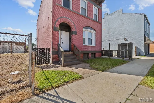 $150,000 | 7914 South Broadway, St. Louis, MO 63111