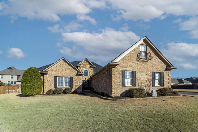$379,900 | 30 Running Brook Lane, Oakland, TN 38060