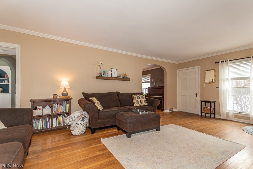 5107 Eastover Road Cleveland, OH 44124 - Photo 5 of 35 Gallery Image 5