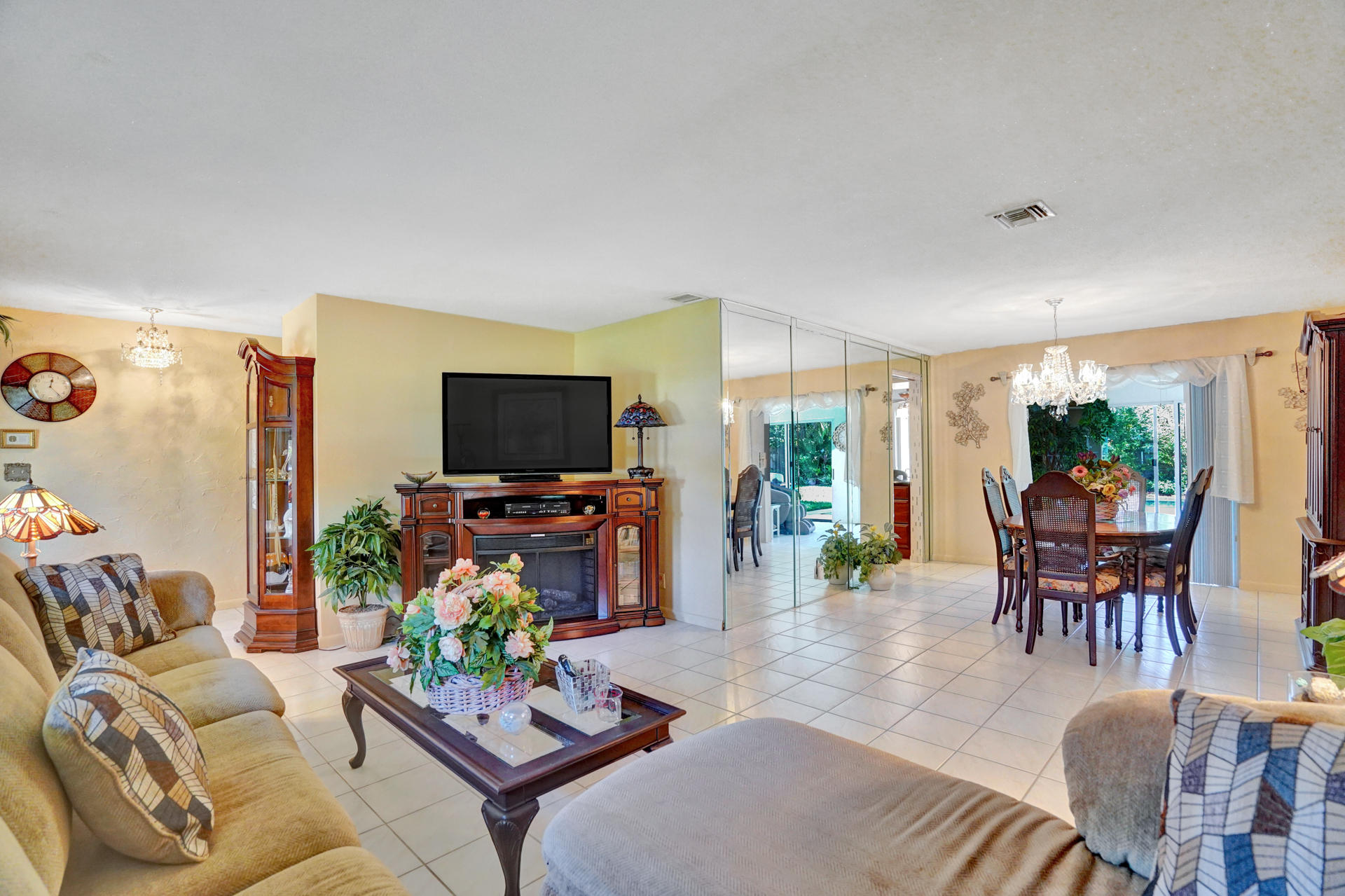 1521 Southwest 13th Drive Boca Raton, FL 33486 - Photo 23 of 45 DSC02013