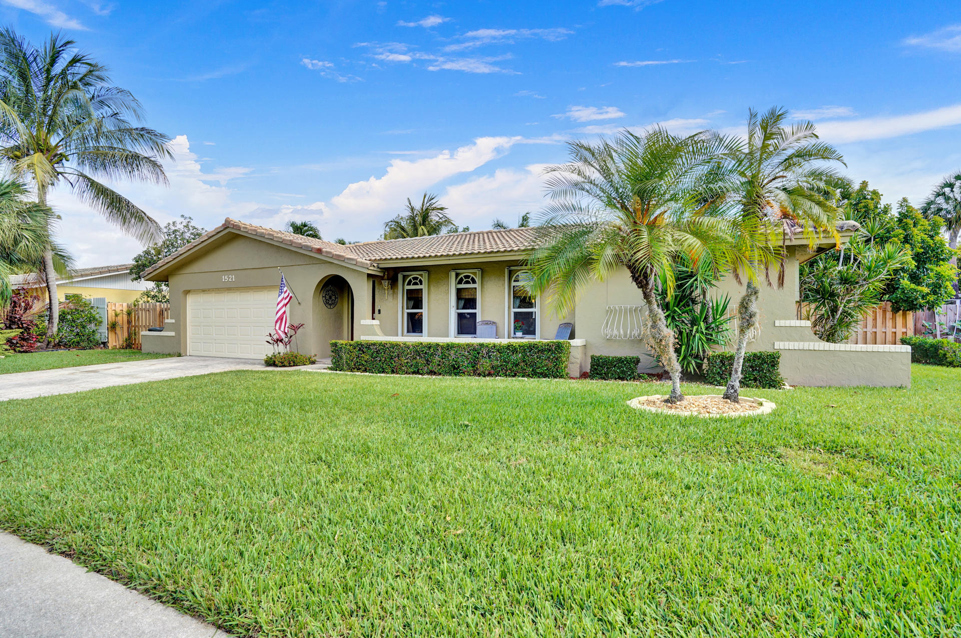 1521 Southwest 13th Drive Boca Raton, FL 33486 - Photo 3 of 45 DSC01930