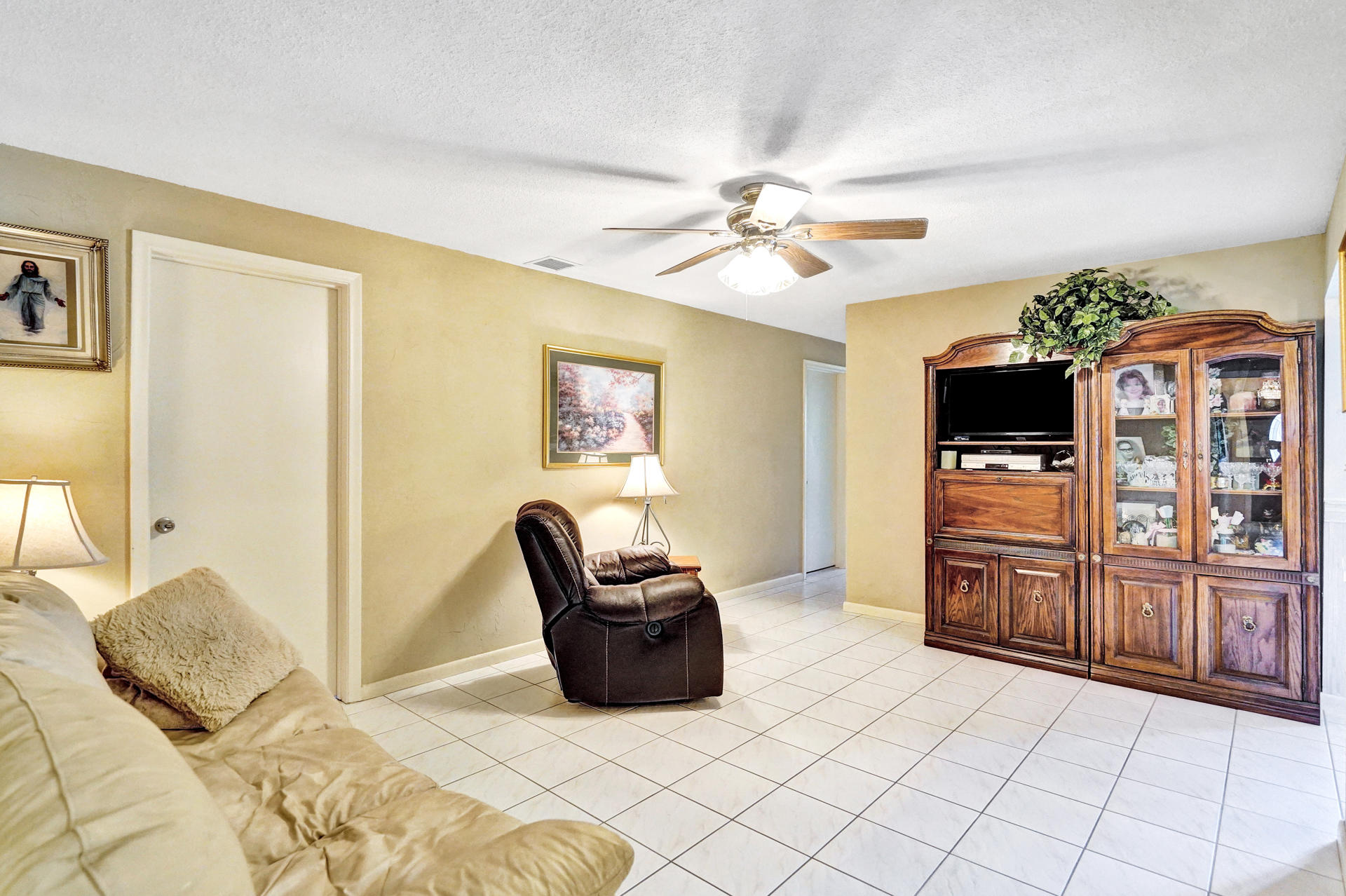 1521 Southwest 13th Drive Boca Raton, FL 33486 - Photo 36 of 45 DSC02062