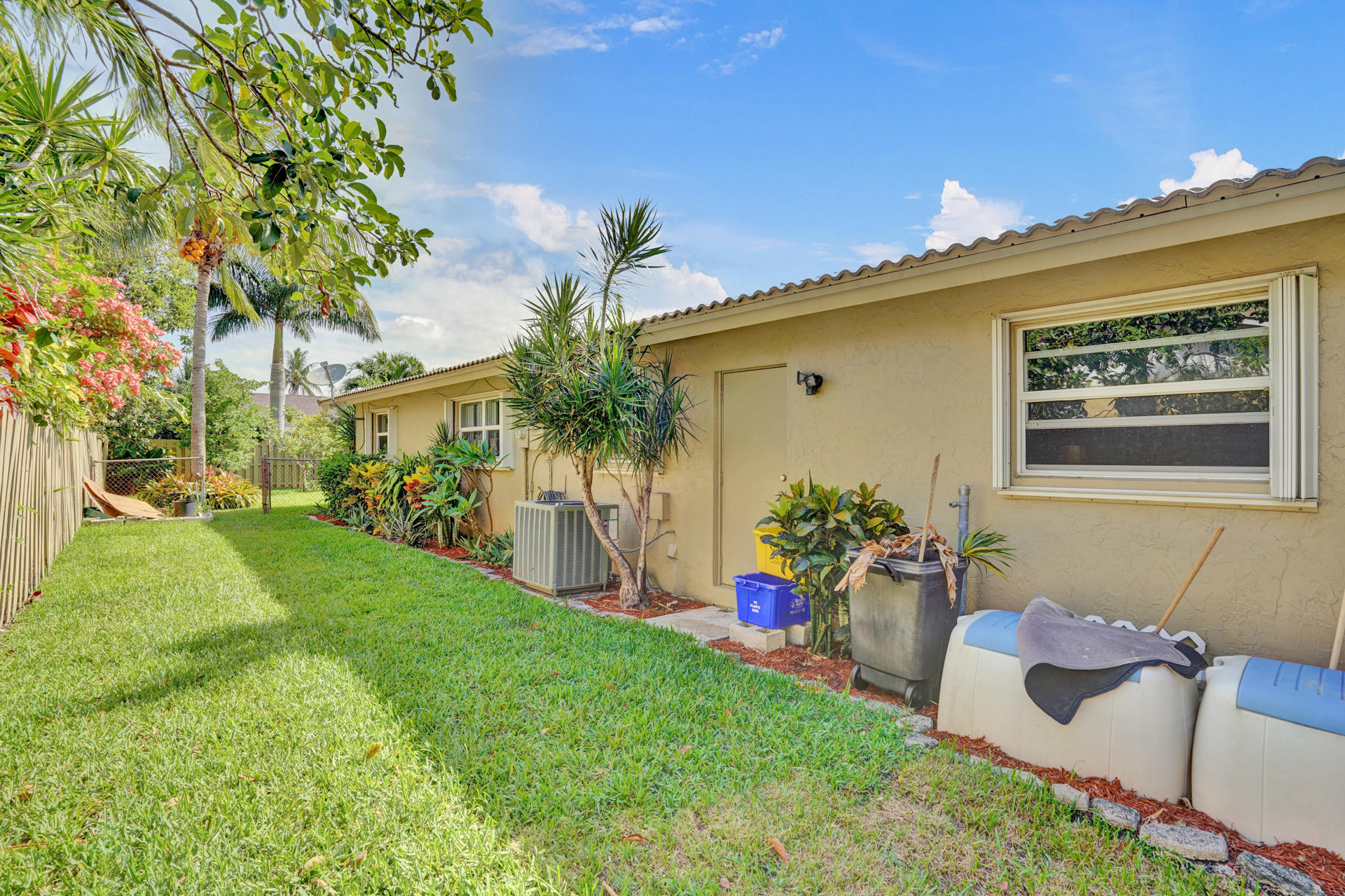 1521 Southwest 13th Drive Boca Raton, FL 33486 - Photo 5 of 45 DSC01942