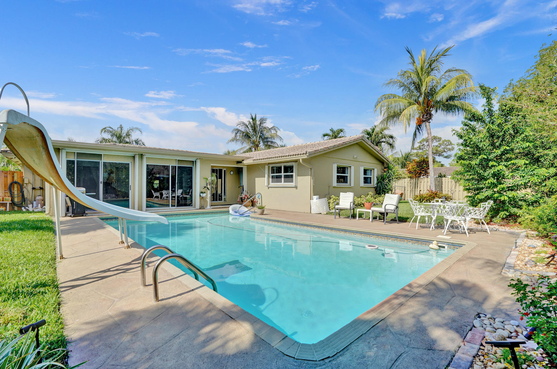 1521 Southwest 13th Drive Boca Raton, FL 33486 - Photo 10 of 45 DSC01957