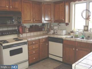 442 Miller Road Sinking Spring, PA 19608 - Photo 4 of 6