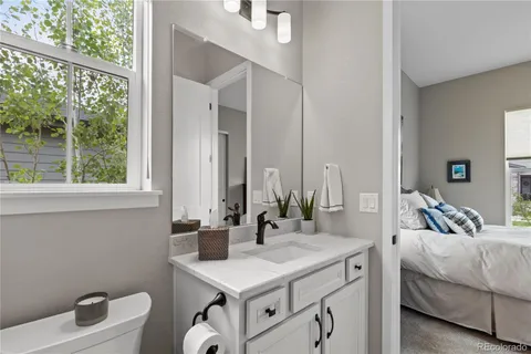 $949,000 | 7129 Canyonpoint Place, Castle Pines, CO 80108