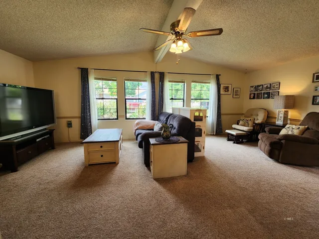 $320,000 | 340 South Washington Street, Independence, CA 93526