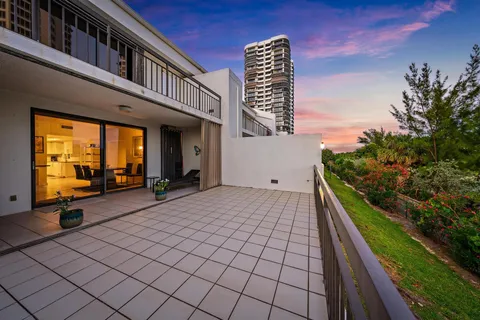 $795,000 | 3970 North Ocean Drive, Unit 6, Singer Island, FL 33404